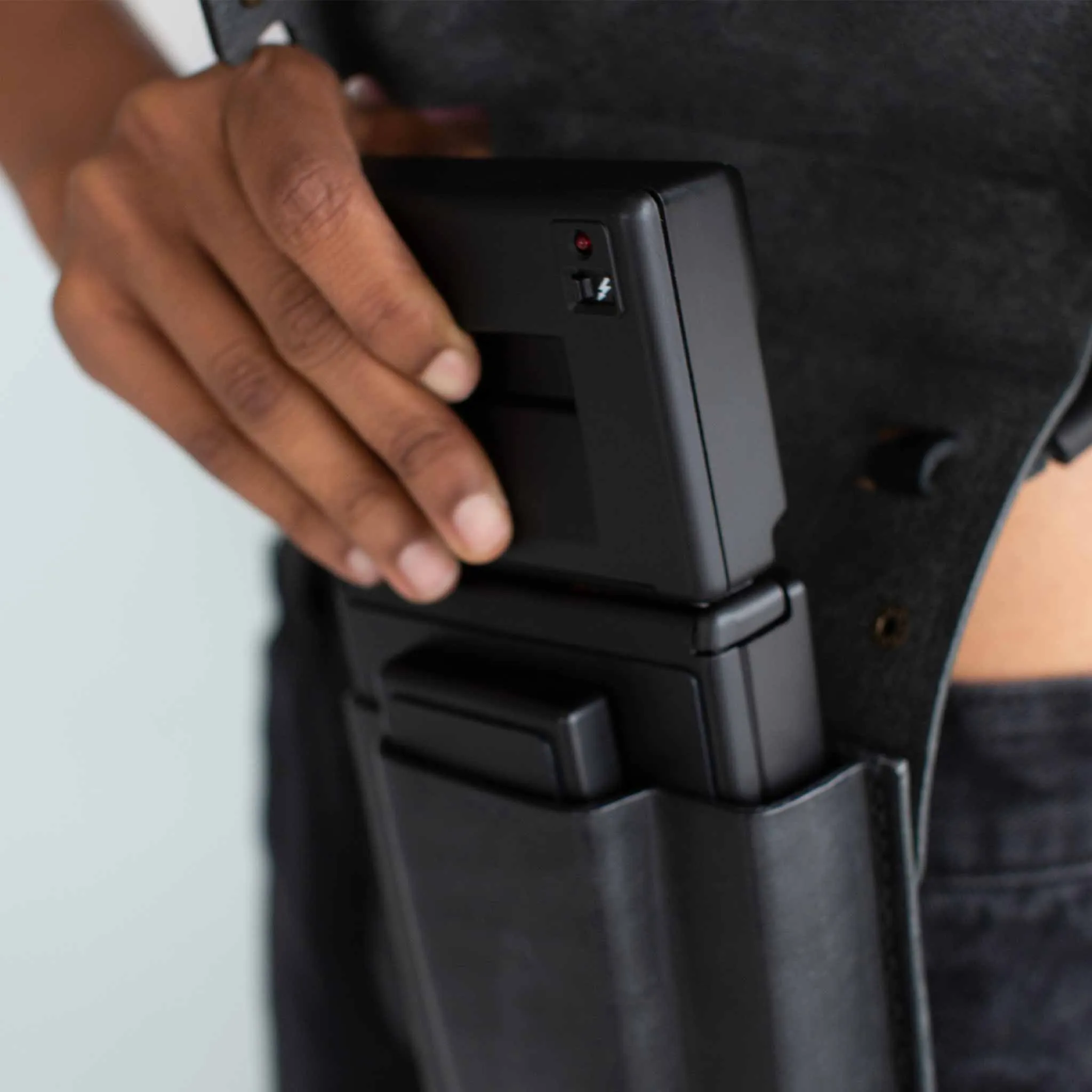 Leather Shoulder Case :: SLR 680