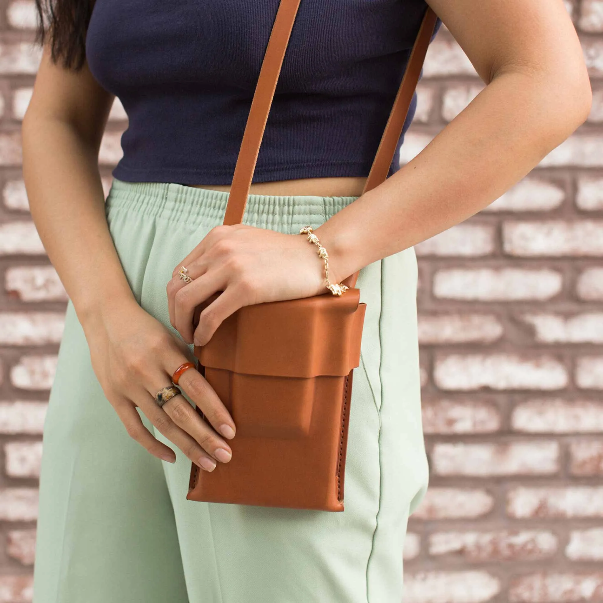 Leather Shoulder Case :: SX-70