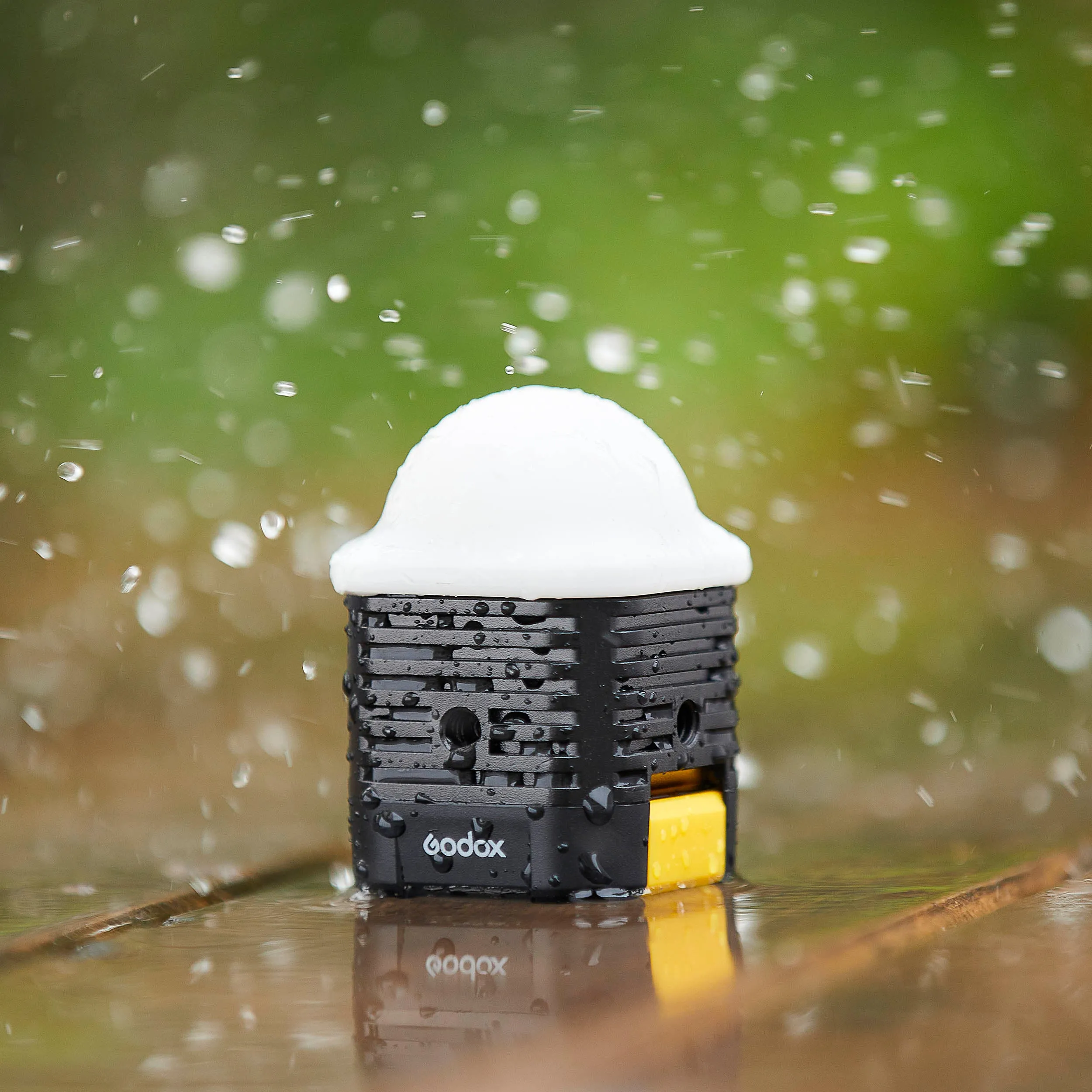 WL4B Pocket-Sized Daylight-Balanced IPX8 Waterproof LED Light