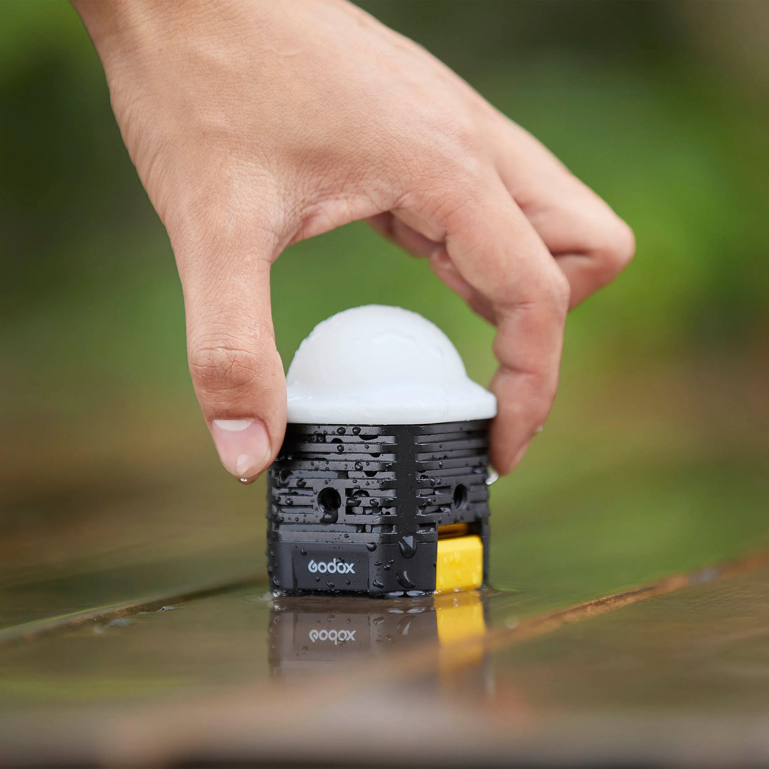 WL4B Pocket-Sized Daylight-Balanced IPX8 Waterproof LED Light